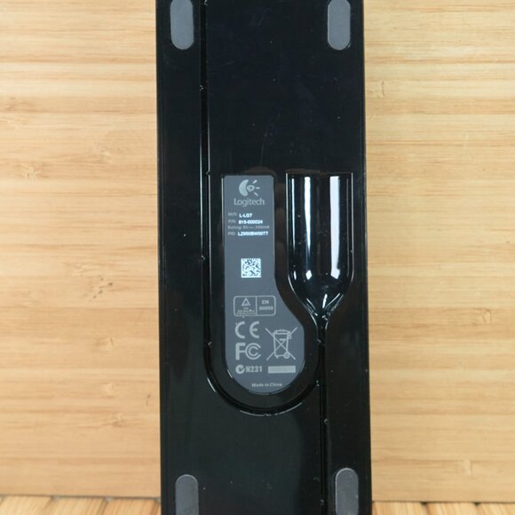 Logitech Harmony 880 Universal Remote Control with Charging Dock - Picture 3 of 9